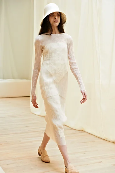Look 16